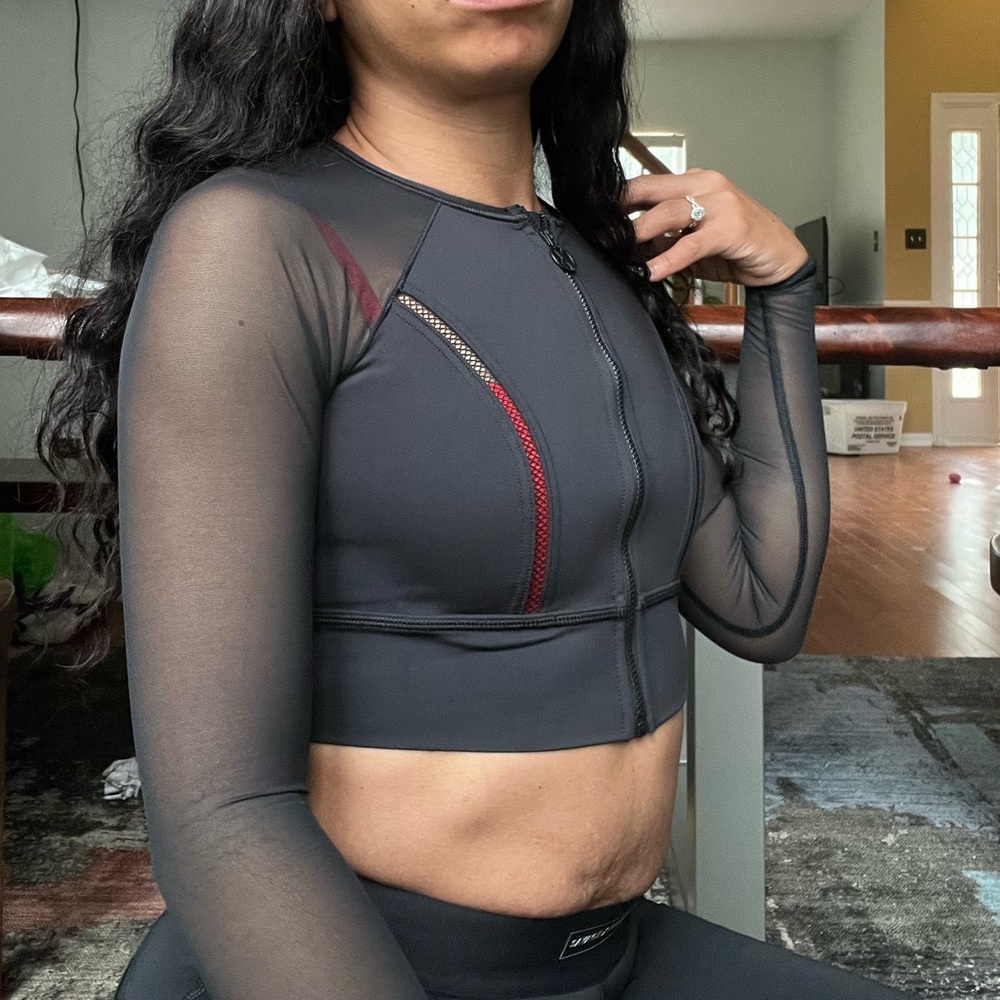 Savage X Fenty Black Caviar Flow High-Waist Trimmed Legging & Zip-Up Crop Jacket - Picture 10 of 16